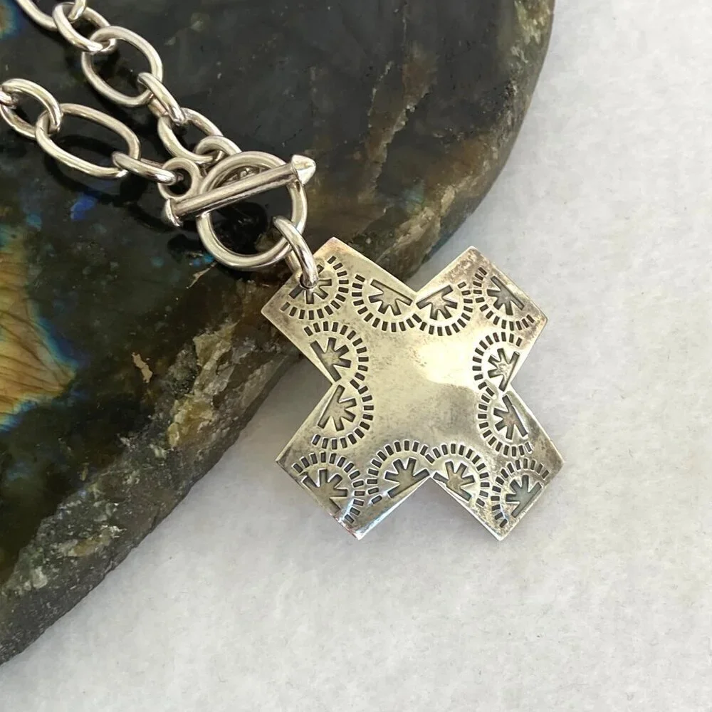 Silpada Sterling Silver 925 Virtuosity Stamped Cross Front Toggle Necklace 17" - Picture 8 of 16